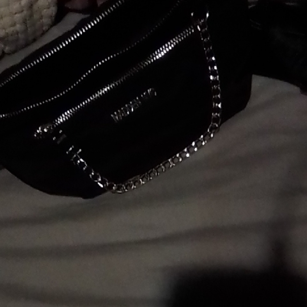 Elegant Black Chain Crossbody Bag